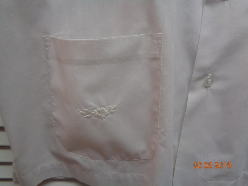 Vintage Sz Lg Mens White Linen Embroidered Shirt from Hawaii