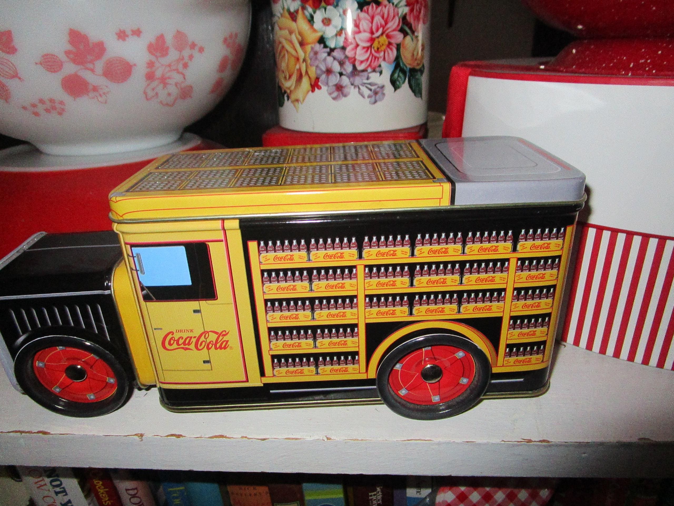 Coca-Cola バースツール ドラムスツール ビンテージ 当時物 1997 Coca Cola Truck Tin Can Opens 2 Ways - Etsy