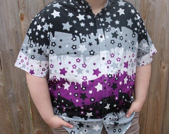 Camisa abotonada con diseño de estrella asexual y orgullo (lista para enviar)
