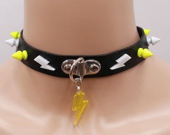 Gargantilla de héroe eléctrico