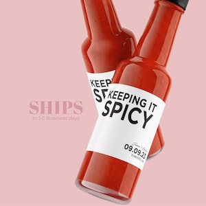 NEW! 100 Hot Sauce Wedding Favour Labels | Personalized Hot Sauce Label | Keeping It Spicy | Hot Sauce Favors | Engagement | Multi Colour
