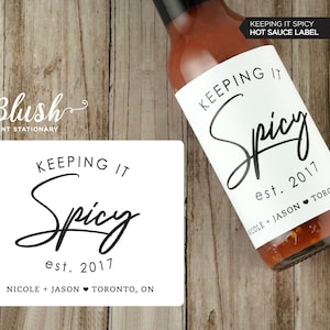 ¡NUEVO! 100 etiquetas de salsa picante para recuerdos de boda / Etiqueta personalizada para salsa picante / Para mantener el picante / Recuerdos de salsa picante / Compromiso / Moderno