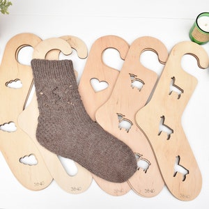 EJWQWQE 2Pieces Sock Blockers Wooden Sock Blocker For Knitting Crochet  Stocking Display Knit Sock Form Stretchers Weave Yarn Crafts Hous