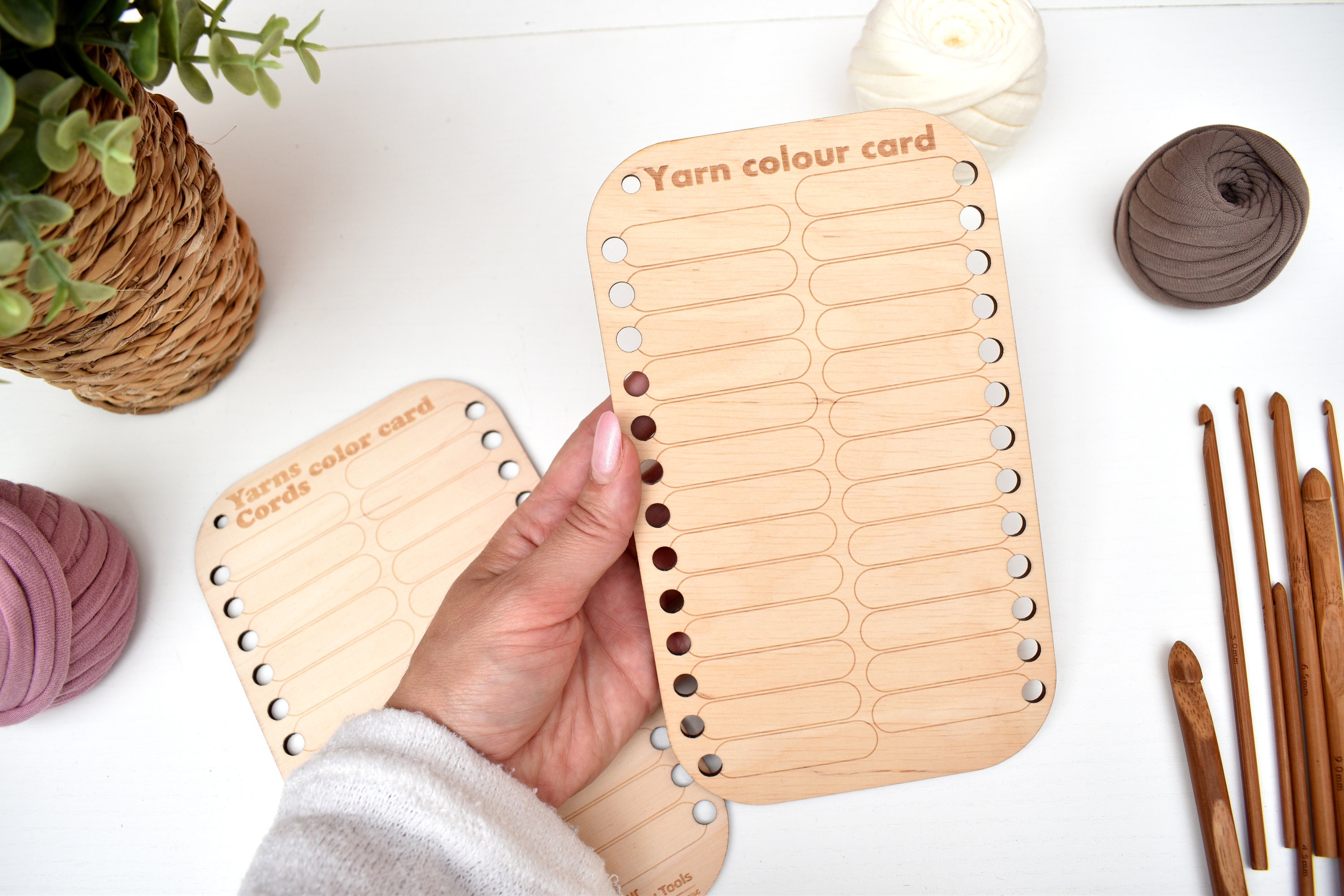 Wooden Yarn Color Card: 26-Color Organizer