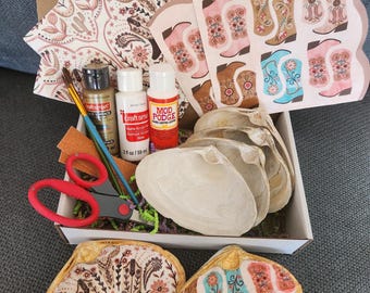 DIY Decoupage Clam Shell Kit | Western Themed Seashell Craft Kit with Western Napkins, Mod Podge, Paints & Tools | Beach Decor Art Project