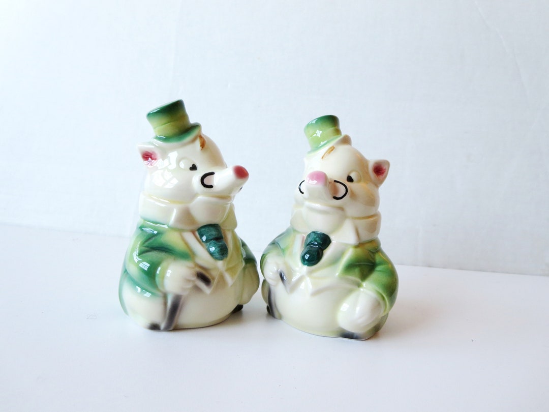 Vintage Salt and Pepper Shakers, Christmas Snowman Figurine Salt and
