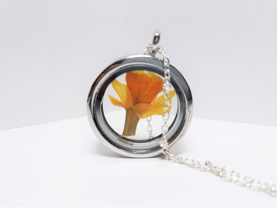 Pressed on sale daffodil necklace