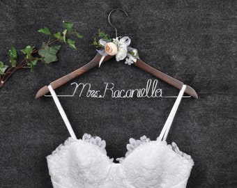 Personalized Wedding Dress Hanger: Bride Hanger, Custom Name,Wedding gift,Bridesmaids hangers,Wire Name Hanger