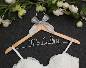 Personalized Aluminum Wire Wedding Hanger ,Bridesmaid hanger，Bridal hanger, Wedding hangers, Wedding Gift, Party gift