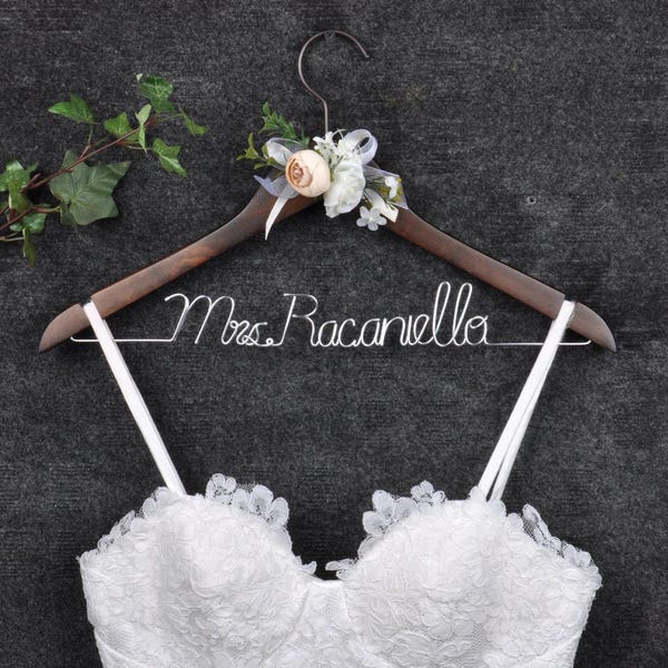Custom Bridesmaid Gift, Bridal Hanger, Bridal Shower Gift, Bachelorette Party, Gift for Bride,Personalized Wedding Hanger Bride Gift