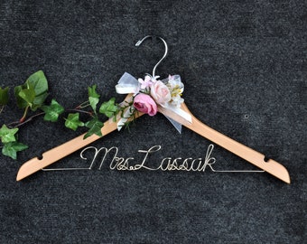 SET 5-7 Single layer Hanger--Bride flower wedding hanger, bride wedding dress hanger,Wedding hanger, Personalized custom bridemaid hanger