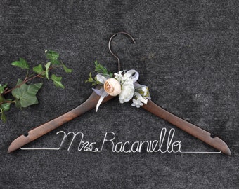 Personalized Wedding Dress Hanger: Custom Name Bridal Gift ,Bridesmaids hangers ,Wedding hanger