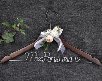 SET 8-10 Single layer Hanger--Bride flower wedding hanger,Wedding hanger, Personalized custom bridemaid hanger