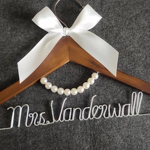 Bride hanger, wedding hanger, pearl hanger, solid wood hanger, wire name hanger