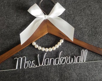 Bride hanger, wedding hanger, pearl hanger, solid wood hanger, wire name hanger