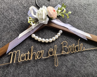 Personalized Wedding Hanger: Solid Wood, Wire Name, Pearl Detail