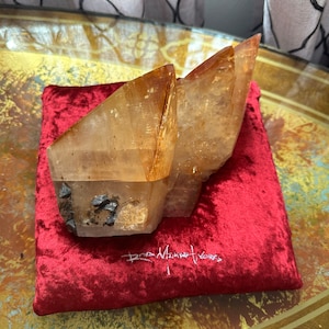 Conforming crystal|mineral|rock|gem|specimen display pillows by Roa Mineral Works