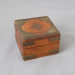 Holzdose Vintage Dose Holz Messing quadratisch Deckeldose Schatulle Schmuckdose mit Deckel