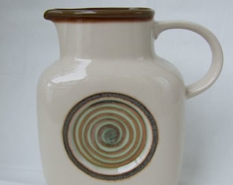 Milk jug jug ceramic GDR vintage vase handle vase juice jug circle spiral Annaburg beige green