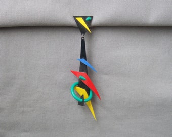 Clip d’oreille noir coloré années 80 en plastique vintage boucle d’oreille clips triangulaires