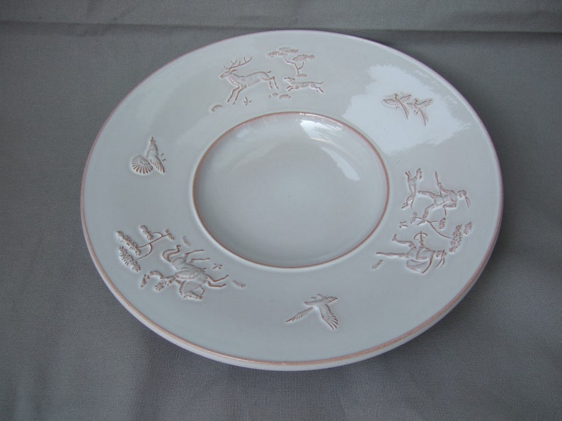Large wall plate majolica Karlsruhe ceramic hunting mid century vintage plate bowl white image 1