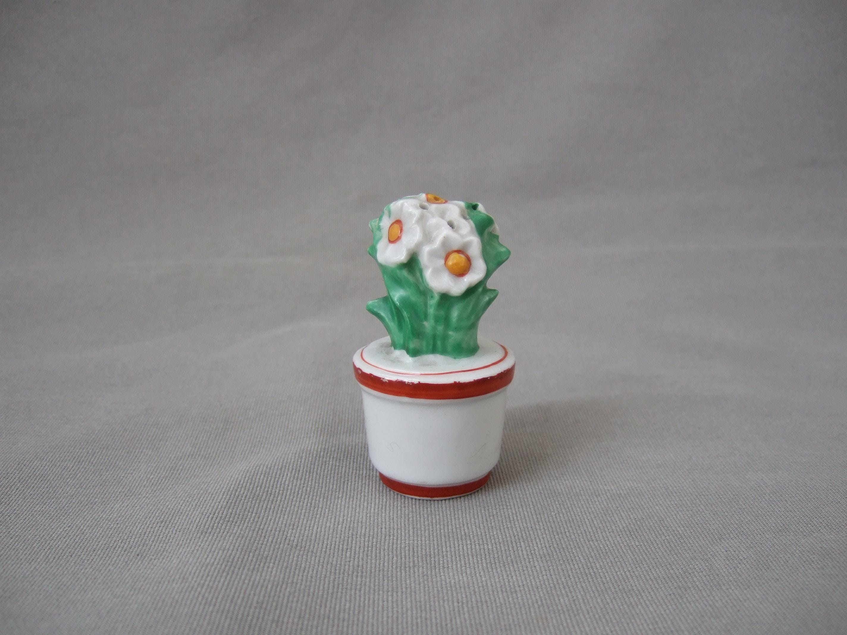Salt shaker flowerpot flower white green yellow ceramic vintage spice shaker flower basket