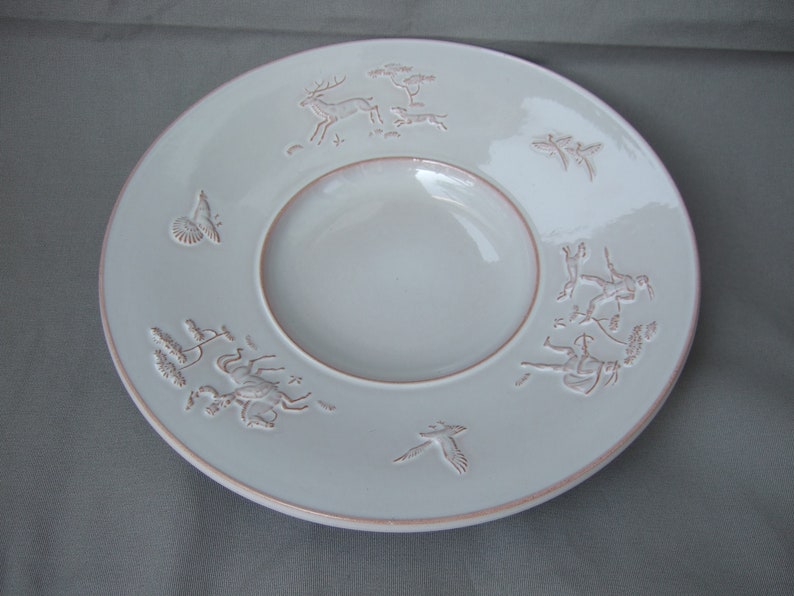 Large wall plate majolica Karlsruhe ceramic hunting mid century vintage plate bowl white image 9