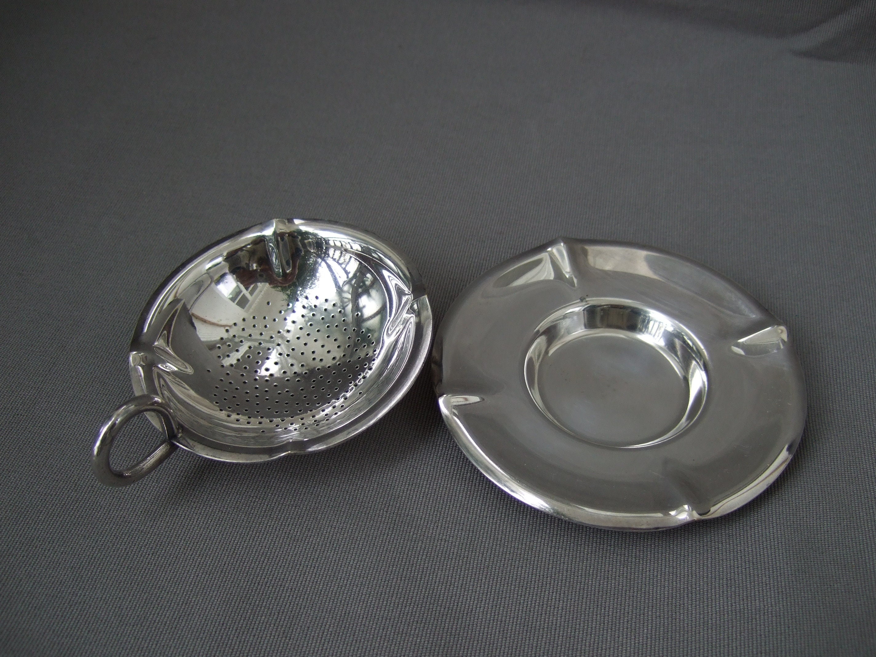 ■ ビンテージSIGGシグ   Silver Plated ティーストレーナー Sigg Switzerland Silver-plated Tea Strainer With Saucer Shelf, Two