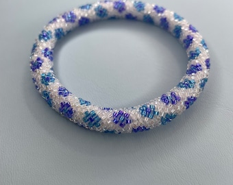 Flower Bead Crochet Bracelet Pattern