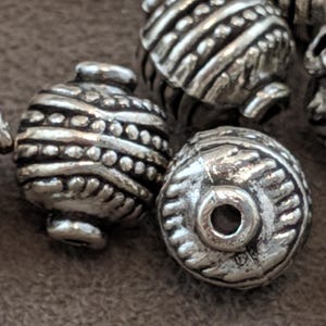 10 pcs Tibetan Style Alloy Pendulum Round Beads, Lead Free & Nickel Free, Antique Silver, 10x8.5x8mm, Hole: 1mm   PH095