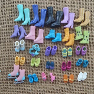 Vintage Polly Pocket Puppenschuhe Lot von 25 Paar Rollschuhe Hausschuhe P42