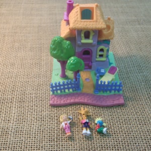 Vintage Bluebird Polly Pocket 1994 Animal Wonderland Giraffe House - Complete