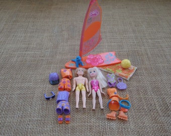 Vintage Polly Pocket poppen "Kleuren van de regenboog" oranje jongen & meisje windsurfer lot B59