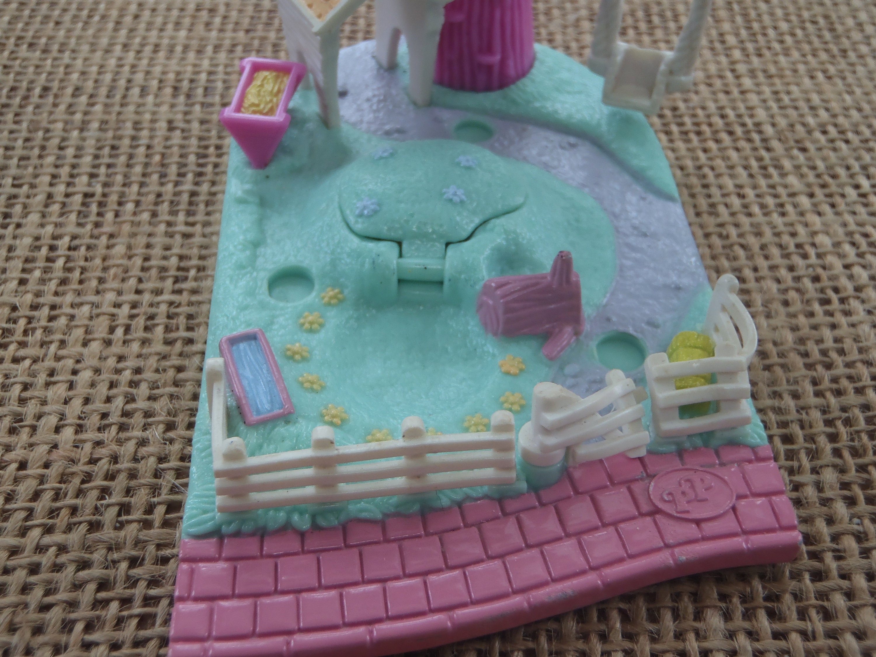Polly Pocket Bluebird Polyville 1994 : Tree house maison