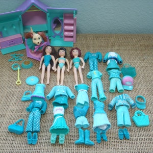 Vintage Polly Pocket Dolls &quot;Colors of the Rainbow&quot; Blue Lot Clothes Y33