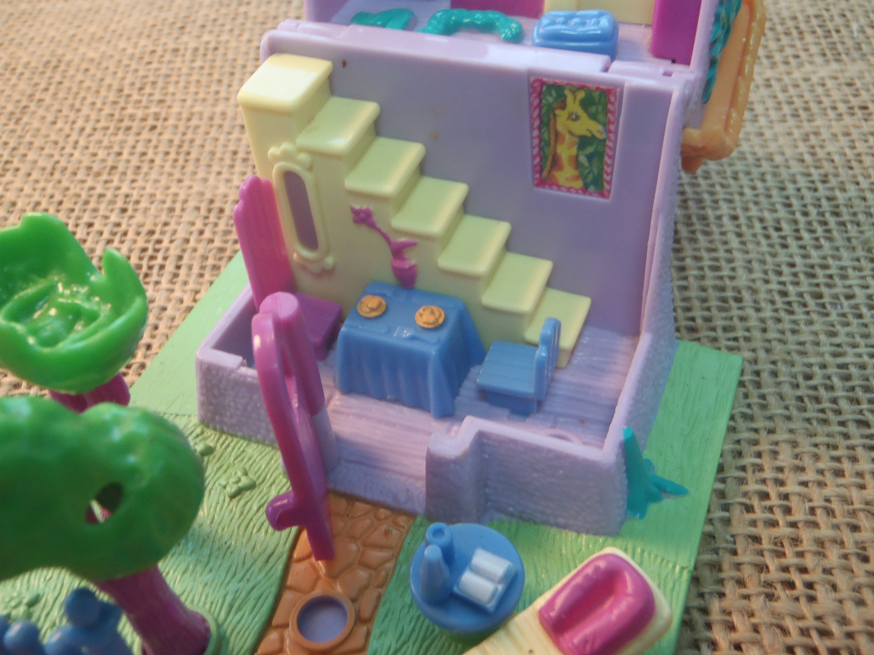 polly pocket giraffe house
