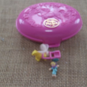 Vintage Bluebird Polly Pocket 1995 Palomino Pony Stable Compact