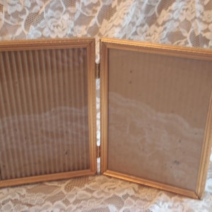 Vintage Etched Ornate Gold Metal Picture Shabby Double Hinged Picture Frame 4 X 6