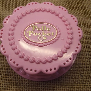 Vintage Bluebird Polly Pocket 1994 Birthday Surprise Compact ONLY