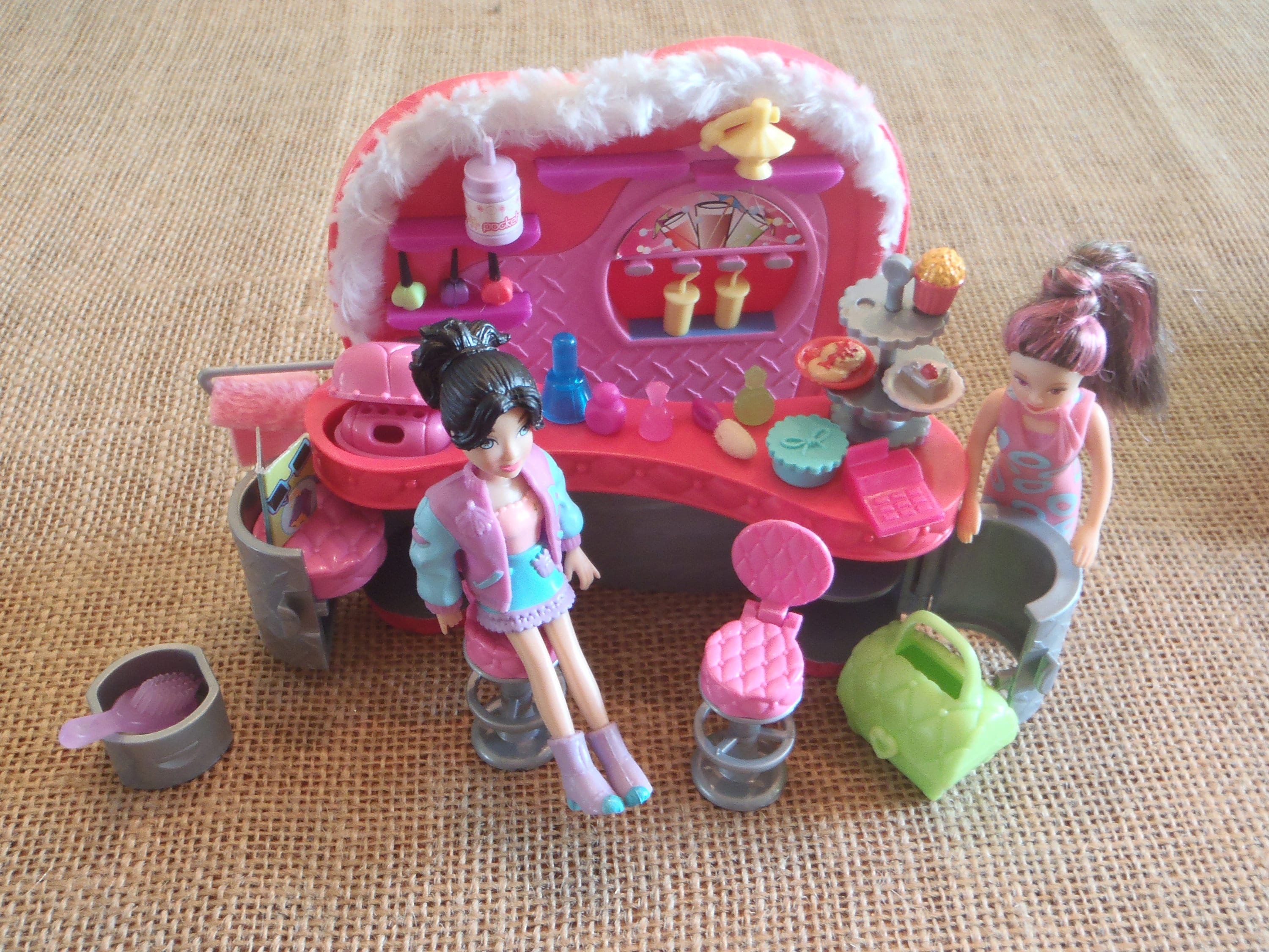 Vintage Polly Pocket Club Groove Beauty Bar Hair Salon Playset