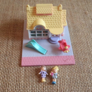 Vintage Bluebird Polly Pocket 1993 Toy Store House - Complete