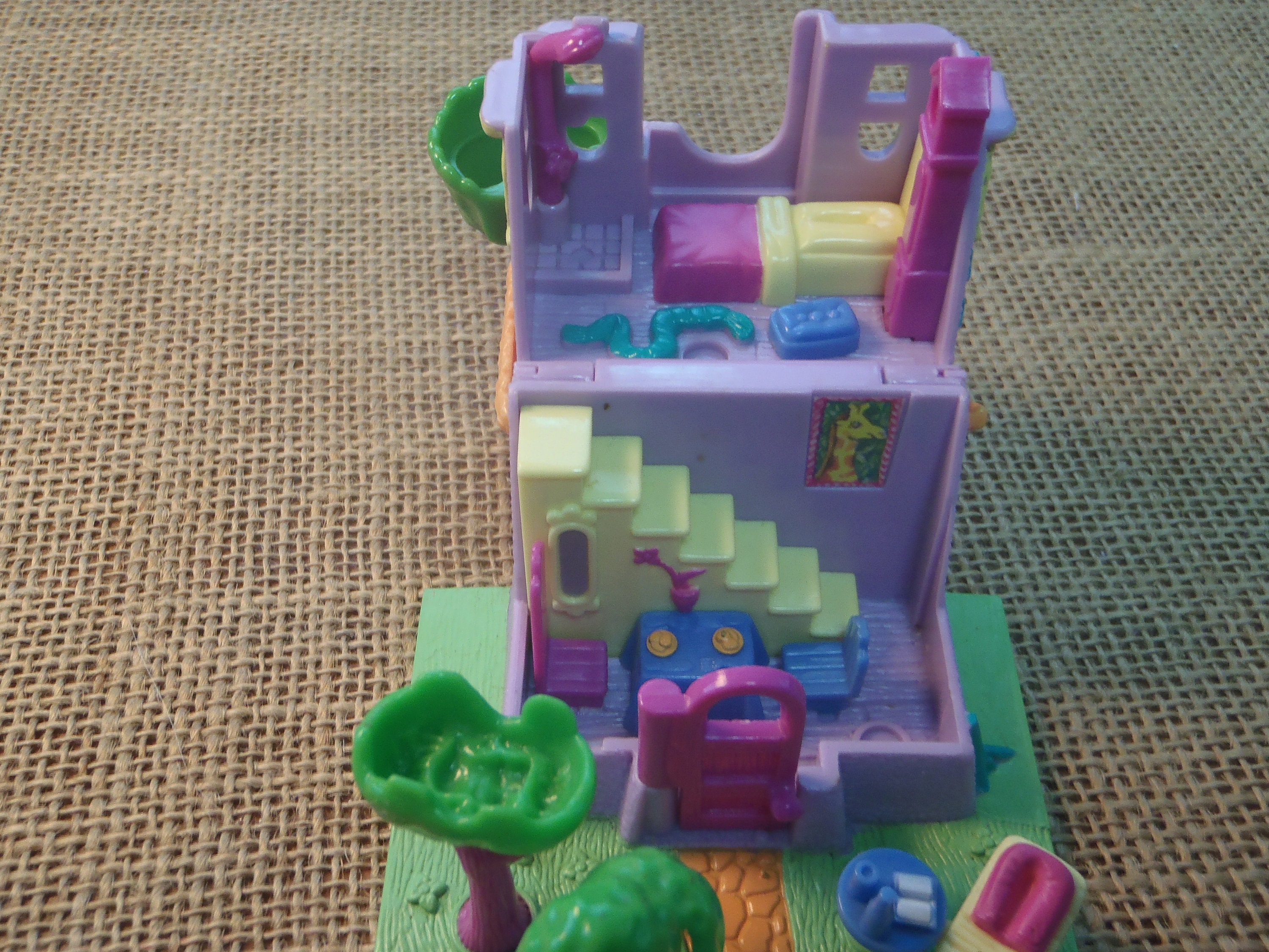 polly pocket giraffe house