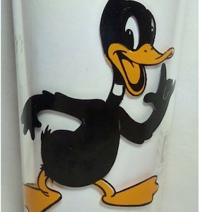 Brand New. Daffy Duck Pepsi Collector Series Glass 1973 Warner Bros. Never Used. Perfect. Great Gift