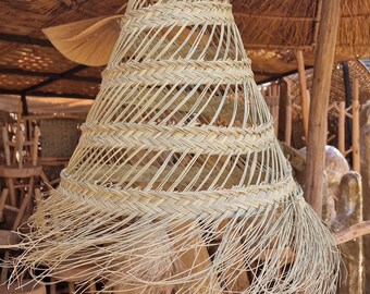 Handgemaakte lamp van gevlochten stro, in Boheemse stijl, geweven Doum palmlamp.