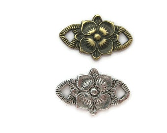 Connettore floreale in ottone dal design vintage (2 pezzi), prodotto negli Stati Uniti