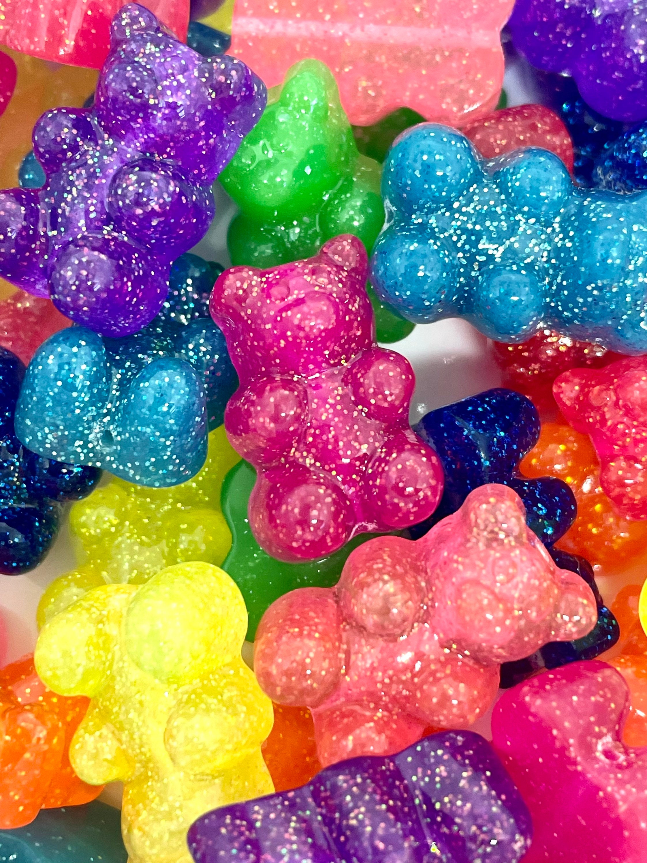  CCOZN 32 Pieces Resin Gummy Bear Pendant, 16 Colors