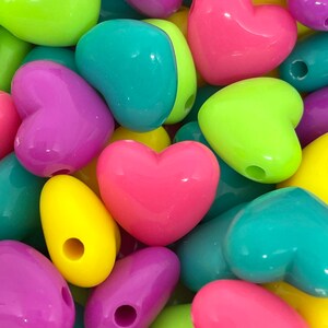 Perline pendenti a forma di cuore per la creazione di gioielli, perline a forma di cuore dai colori vivaci, perline girocollo