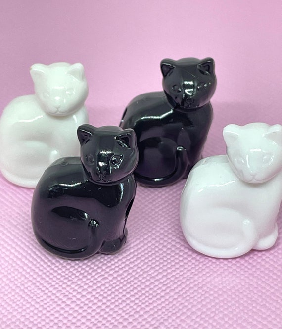 Black and White Cat Beads, Cat Lover, Animal Beads, Pet Beads for  Halloween, Halloween Themed Cats, Witch Cat, Hocus Pocus Cats 