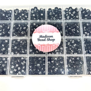 Schwarze Buchstaben Alphabet Bead Kit, Freundschaftsarmband Zubehör, DIY Bastelperlen