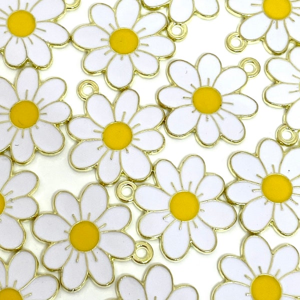 Vintage Style Flower Pendant, Daisy Charm, Spring Beads, Daisy Flower Charms for Jewelry Making